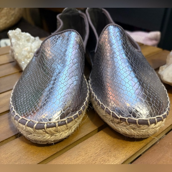 Dolce Vita Metallic Snakeskin Print Flats, sz 9 - Picture 11 of 11